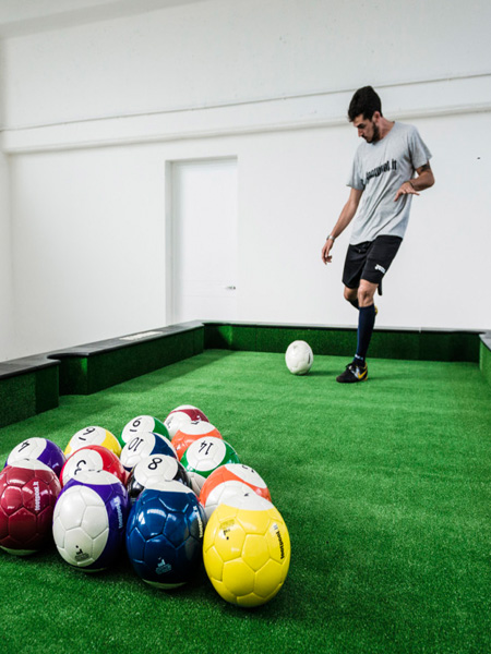 Футбольний більярд